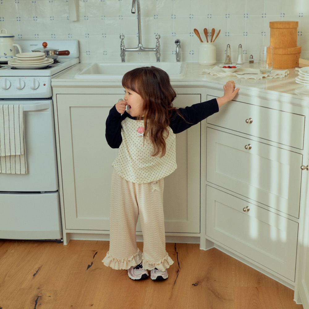 1Stlue 春季可愛小花點點上衣-細節圖2