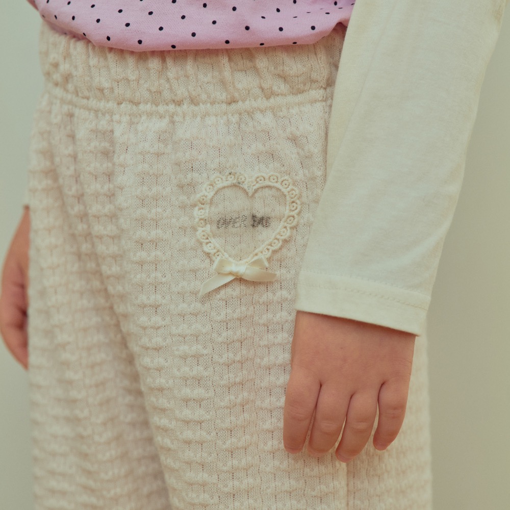 1stblue春季立體壓紋設計長褲-細節圖4