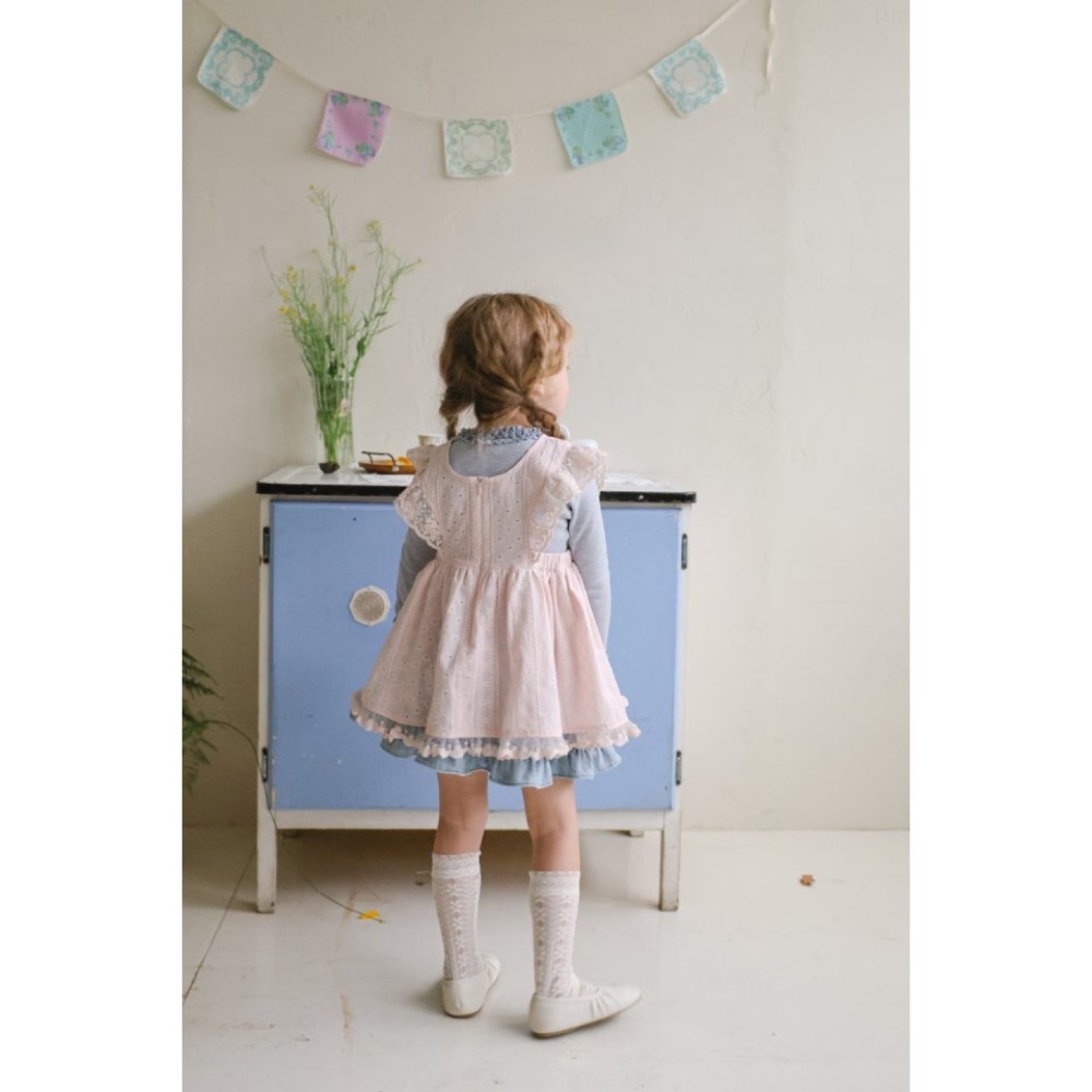 Flo春季雕花蕾絲背心洋裝-細節圖3