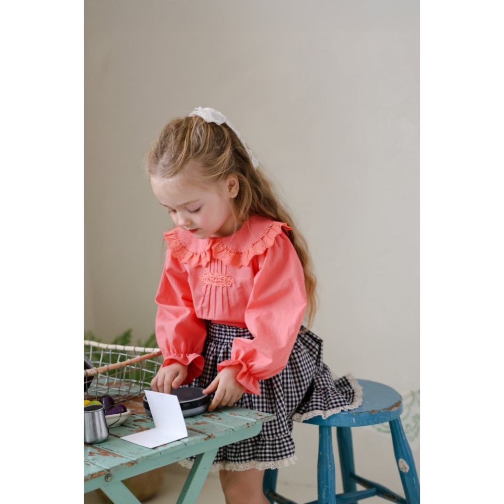 Flo 荷葉縮口襯衫上衣-細節圖7