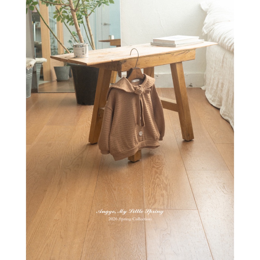 Anggo 春季立體壓紋綁帶鈕扣上衣-細節圖7