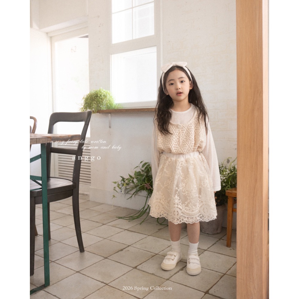 Anggo 春季鏤空布蕾絲假兩件上衣-細節圖7