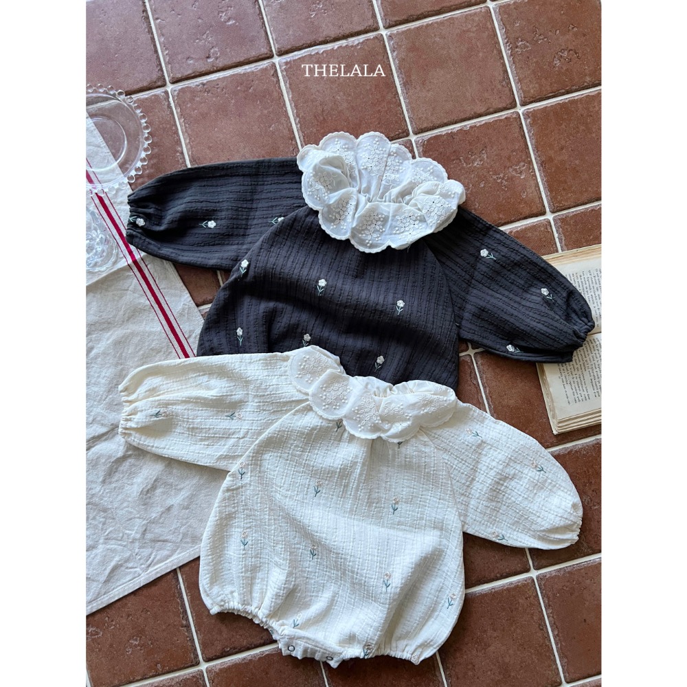 The lala春季立體麻花刺繡花瓣領洋裝/包屁衣-細節圖8