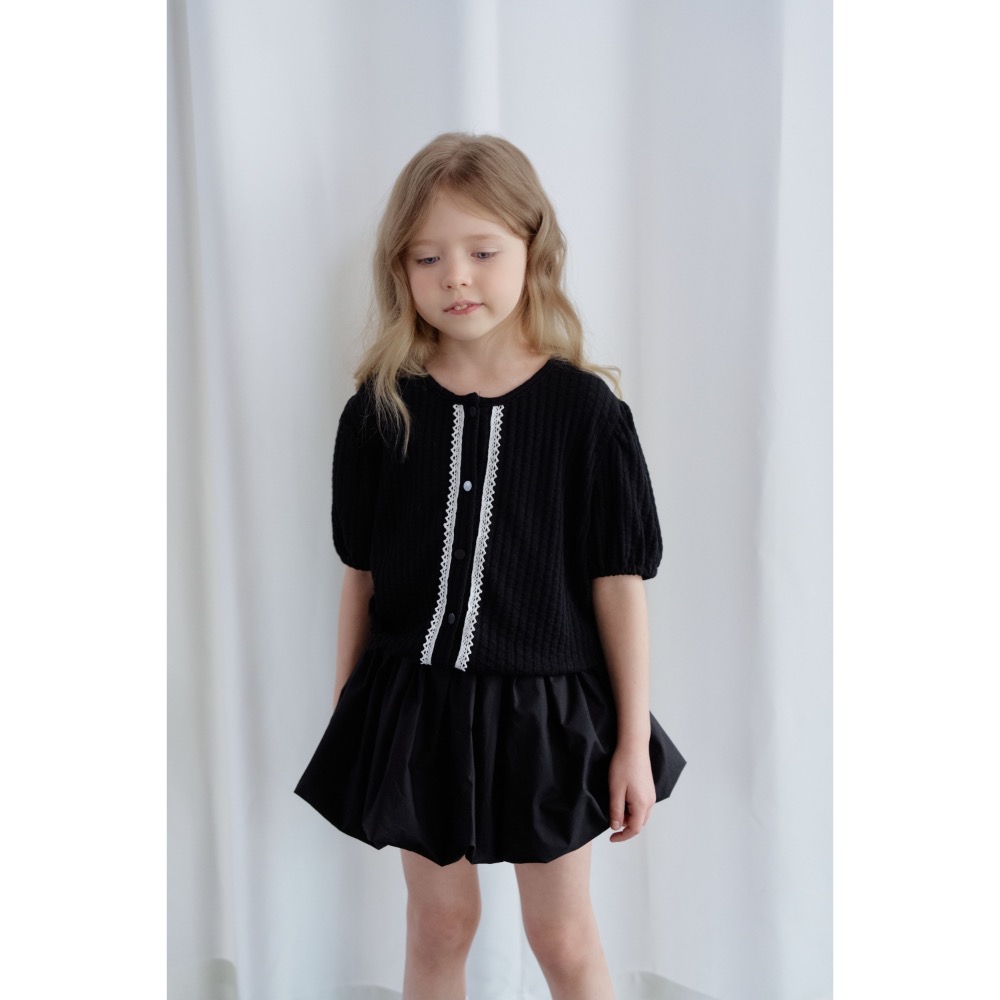 Momo Ann 夏季壓紋包釦氣質上衣-細節圖3