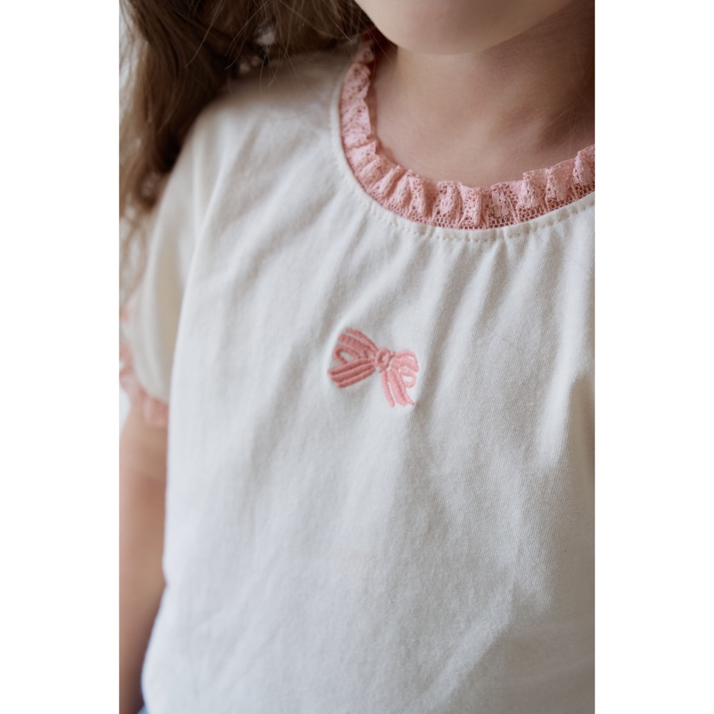 Momo Ann 夏季布蕾絲刺繡蝴蝶結上衣-細節圖3