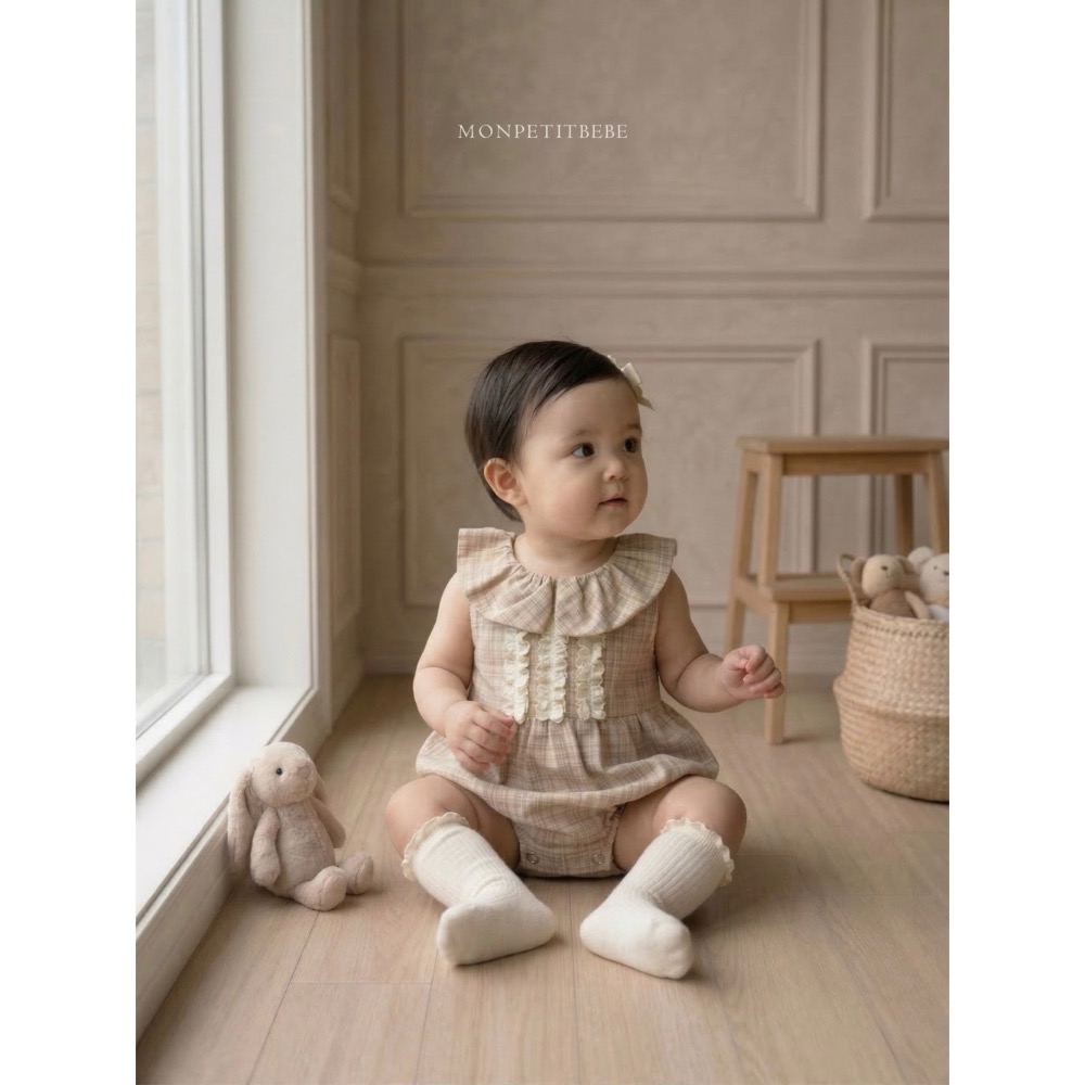 Mon petit bebe夏季可愛布蕾絲無袖包屁褲-細節圖3