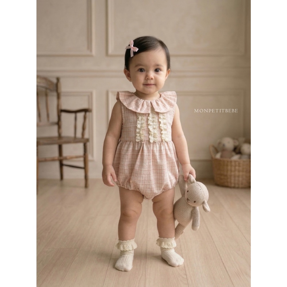 Mon petit bebe夏季可愛布蕾絲無袖包屁褲-細節圖4