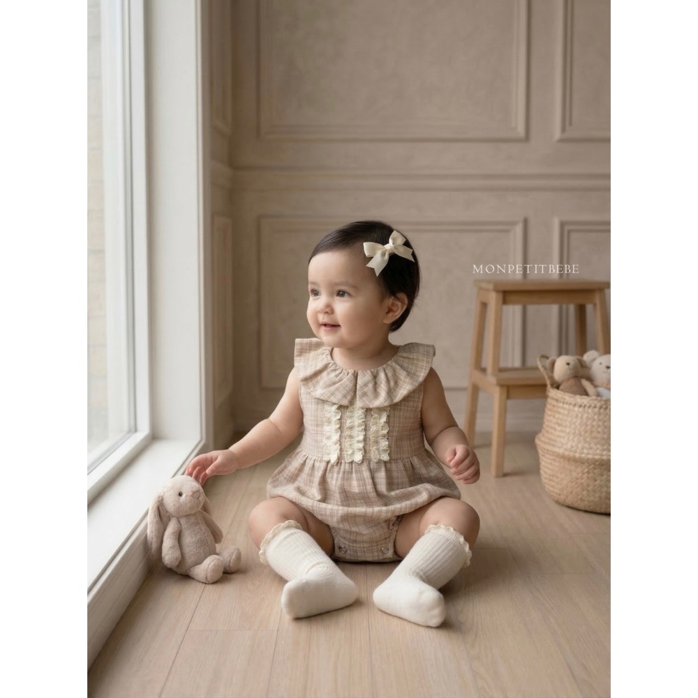 Mon petit bebe夏季可愛布蕾絲無袖包屁褲-細節圖5