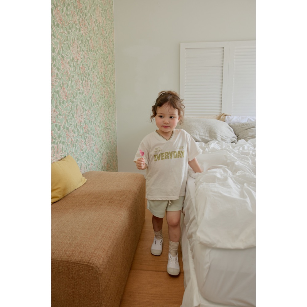 Onu 夏季v領設計上衣-細節圖7