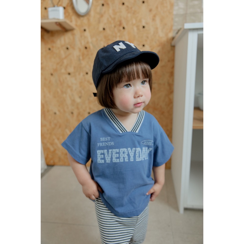 Onu 夏季v領設計上衣-細節圖9