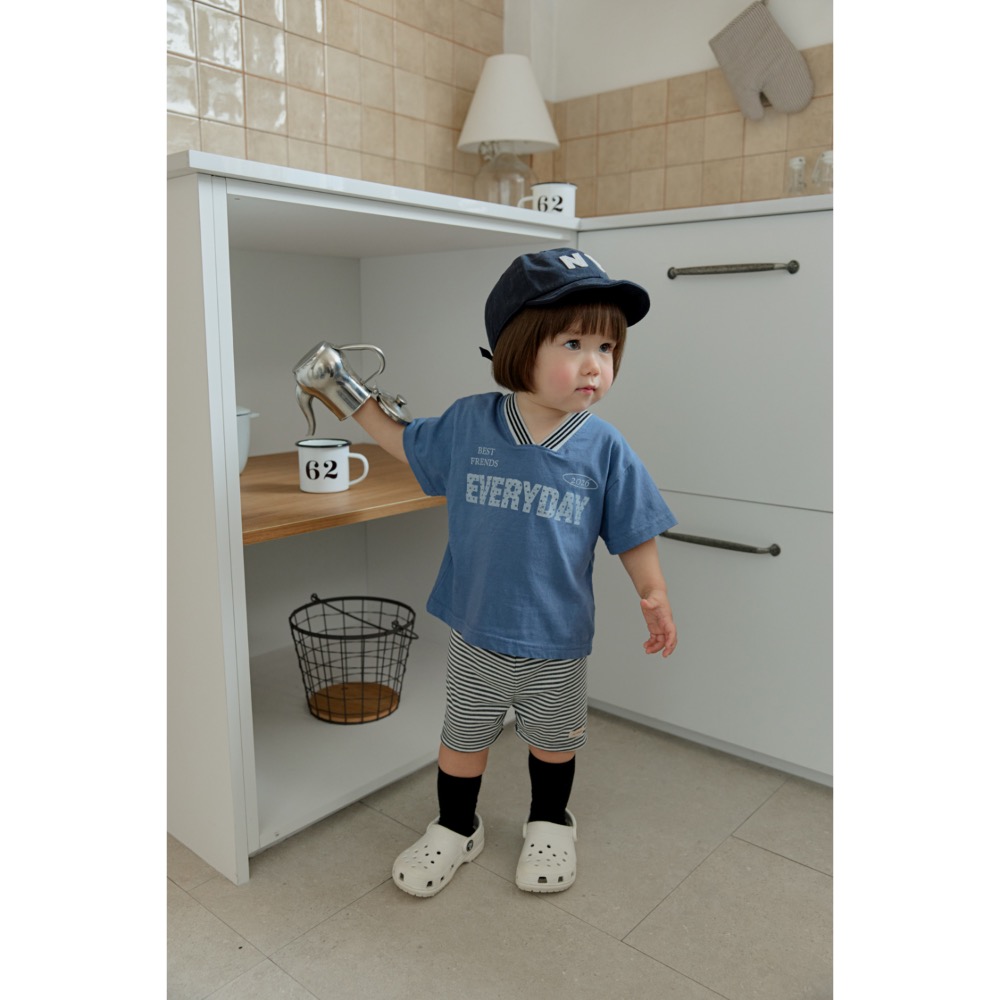 Onu 夏季v領設計上衣-細節圖11