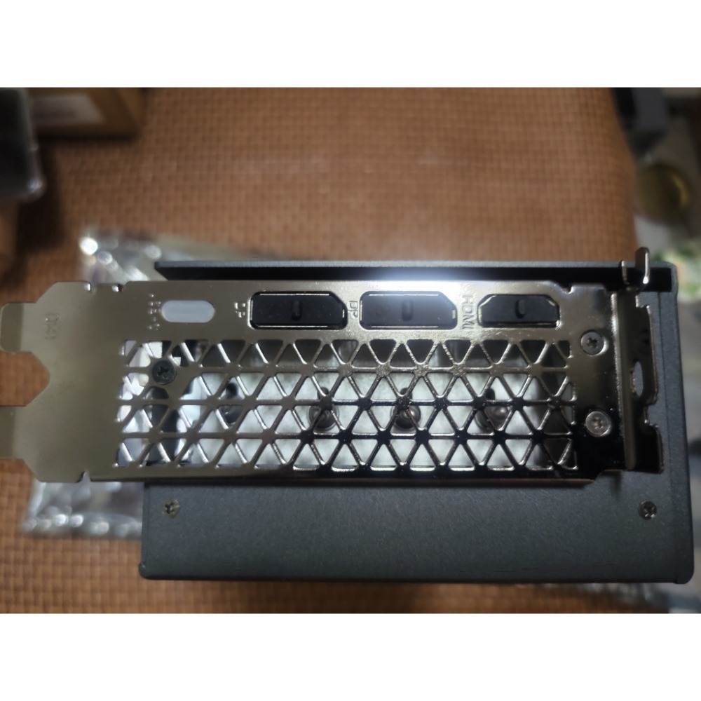 AMD RX 6800XT 16G 聯想版-細節圖5