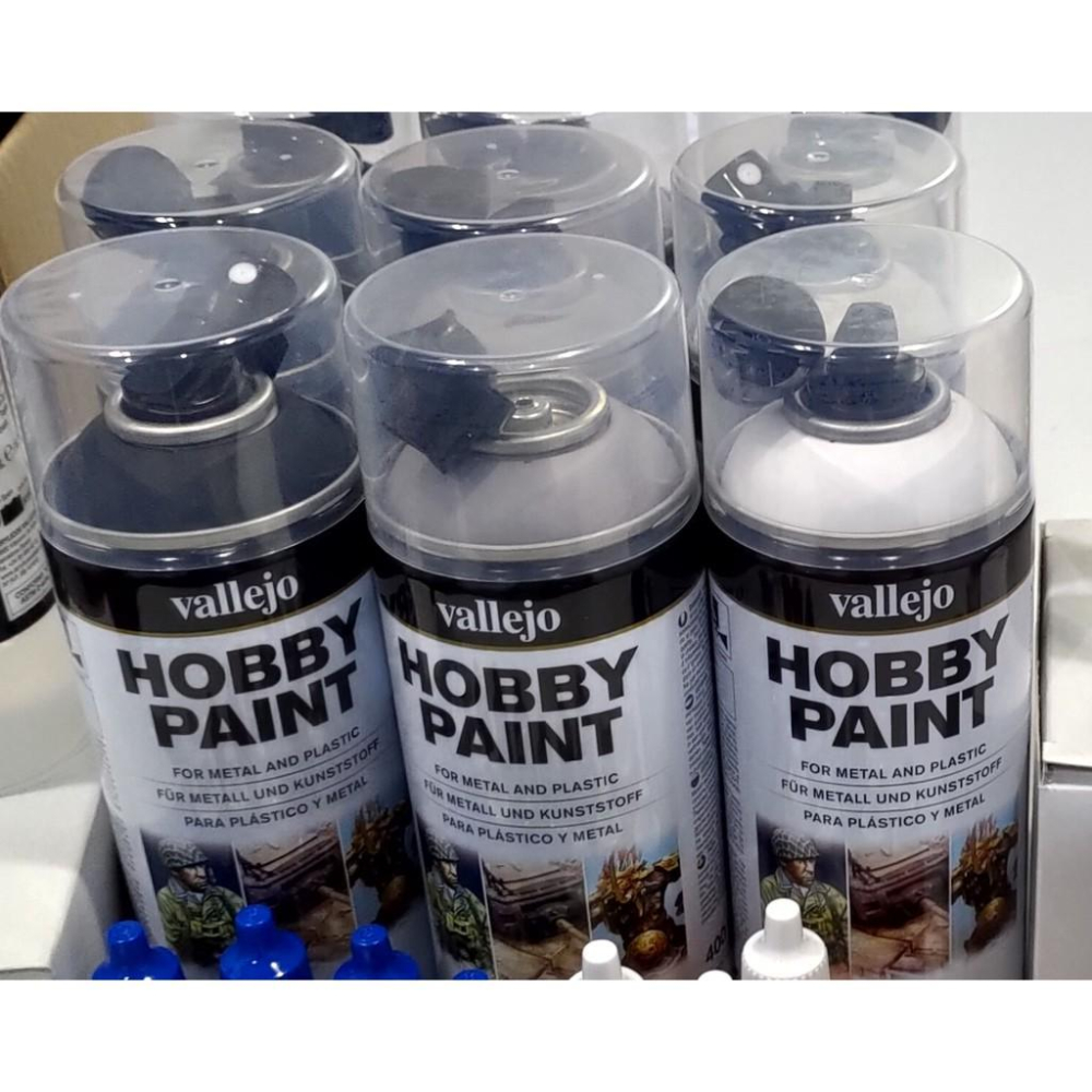 [小人物繪舘] AV水性漆28012 黑色Vallejo SPRAY PRIMER底漆補土噴罐400ml-細節圖2