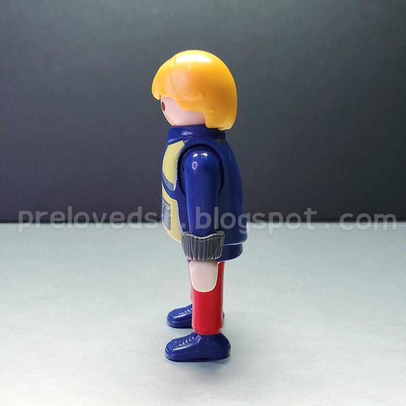 Playmobil 4891 摩比 人偶 黃髮 雀斑 冬裝 絕版〈清空間放山雞〉-細節圖3