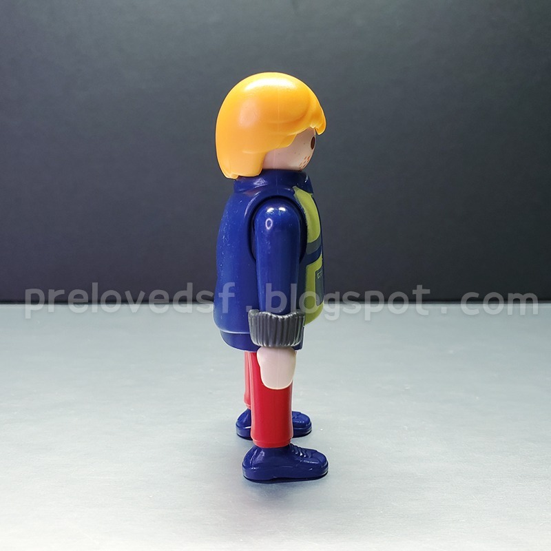 Playmobil 4891 摩比 人偶 黃髮 雀斑 冬裝 絕版〈清空間放山雞〉-細節圖4