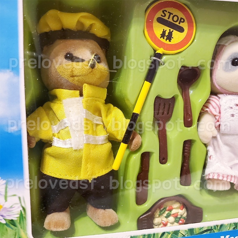 Sylvanian Families 森林家族 紅狐狸 象牙色狗狗 廚房服務員與導護人員 英版 絕版〈清空間放山雞〉-細節圖5