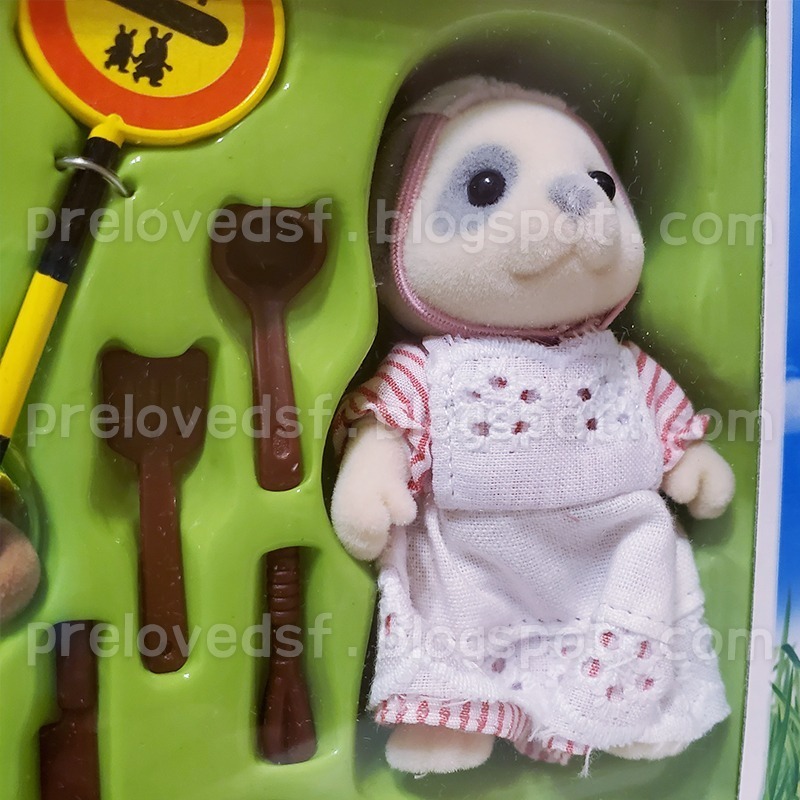 Sylvanian Families 森林家族 紅狐狸 象牙色狗狗 廚房服務員與導護人員 英版 絕版〈清空間放山雞〉-細節圖6