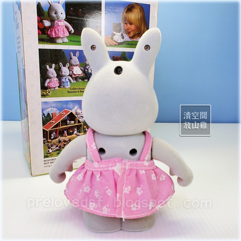 Sylvanian Families 森林家族 灰兔女孩 16CM玩偶 TOMY 絕版〈清空間放山雞〉-細節圖4