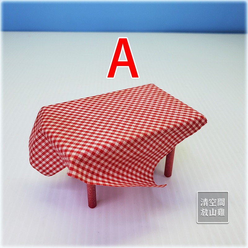 森林家族 早期餐廳配件 紅色餐桌 紅色餐椅 絕版〈清空間放山雞〉-細節圖2