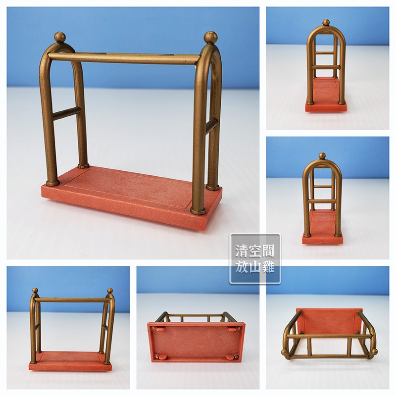 森林家族 英版紅色大飯店零件 接待櫃台 接待鈴 鑰匙 鑰匙櫃 行李箱 行李架 A組 二手無盒 絕版〈清空間放山雞〉-細節圖3