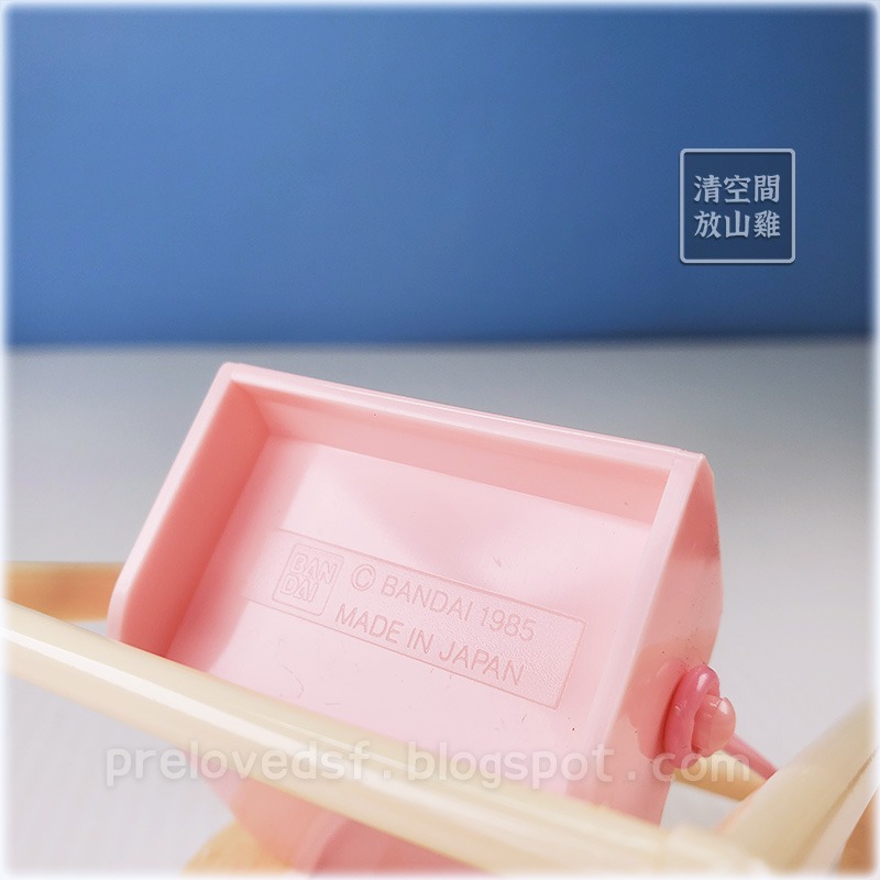 1985 BANDAI 早期家具配件 粉紅色單人盪鞦韆 可搭森林家族 日本製 二手有盒 絕版〈清空間放山雞〉-細節圖3