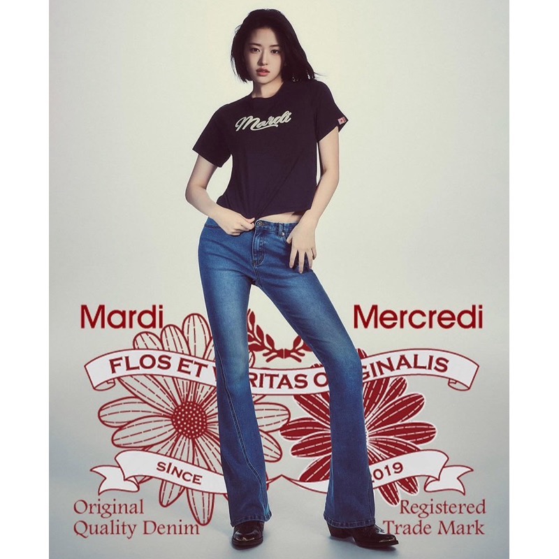 現貨🌟韓國🇰🇷MARDI MERCREDI 修身 草寫logo 黑底白字T恤 顯瘦短T 棉T✨-細節圖4