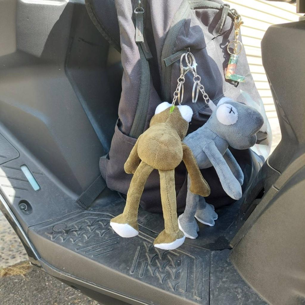 【怪寶貝】長腿蛙 吊飾 青蛙 呱 小娃娃吊飾 青蛙娃娃 青蛙玩偶 青蛙吊飾 背包掛件 吊飾 鑰匙圈-細節圖3