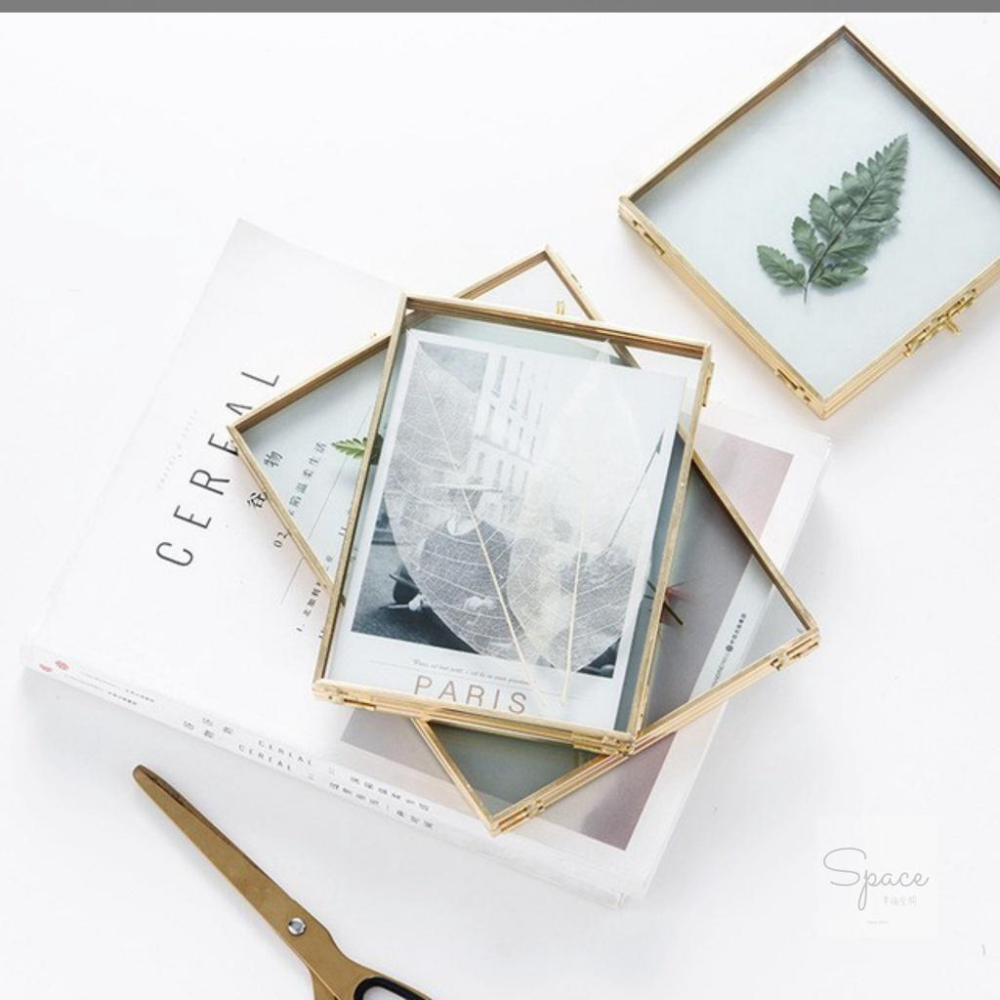 ｜Space幸福空間｜台灣現貨｜輕奢北歐金黃銅玻璃藝術相框 雙面展示 植物標本 展示架 玻璃相框 藝術相框-細節圖4