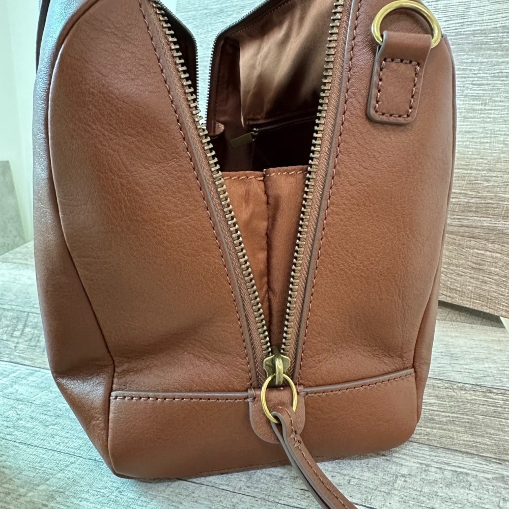 每次都大爆賣🔥【Fossil】 Sydney 輕量 真皮 兩用 手提 斜背包 側背包 波士頓包-細節圖6