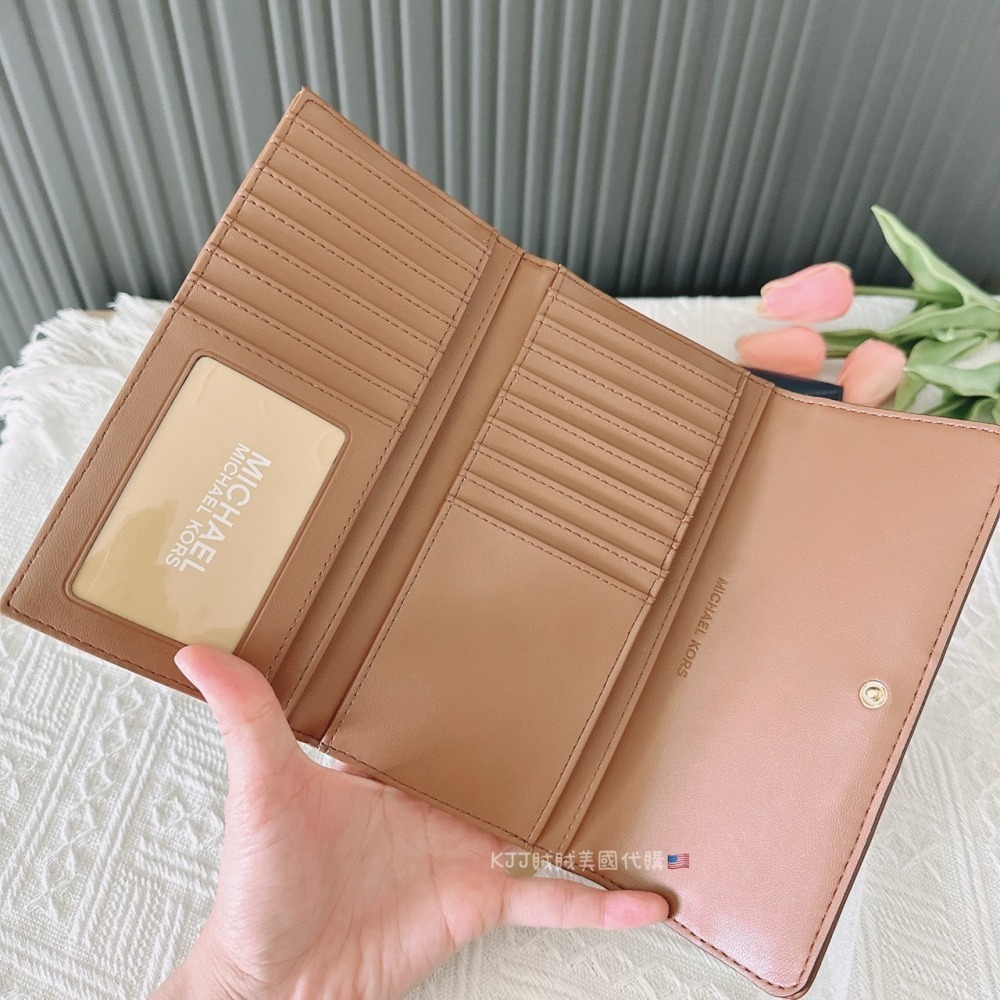 【MICHAEL KORS】MK 中長夾 手掛式 手腕/壓紋 信封 / 山形紋 長夾 皮夾-細節圖4