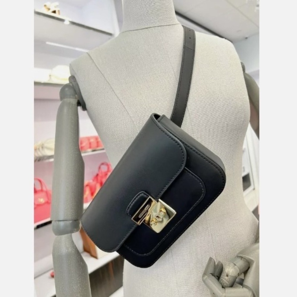 【MICHAEL KORS】MK 金牌 壓釦 牛皮革 腰包 胸包 包包-細節圖9