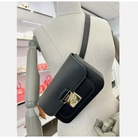 【MICHAEL KORS】MK 金牌 壓釦 牛皮革 腰包 胸包 包包-細節圖4