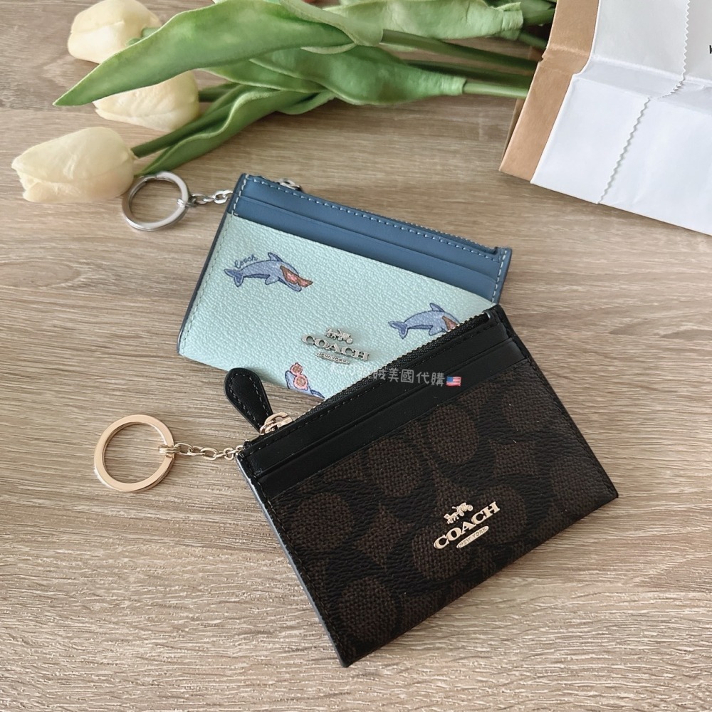 【Coach】 PVC 皮革 防刮 老花 扁扁 鑰匙 零錢包 包包-細節圖2