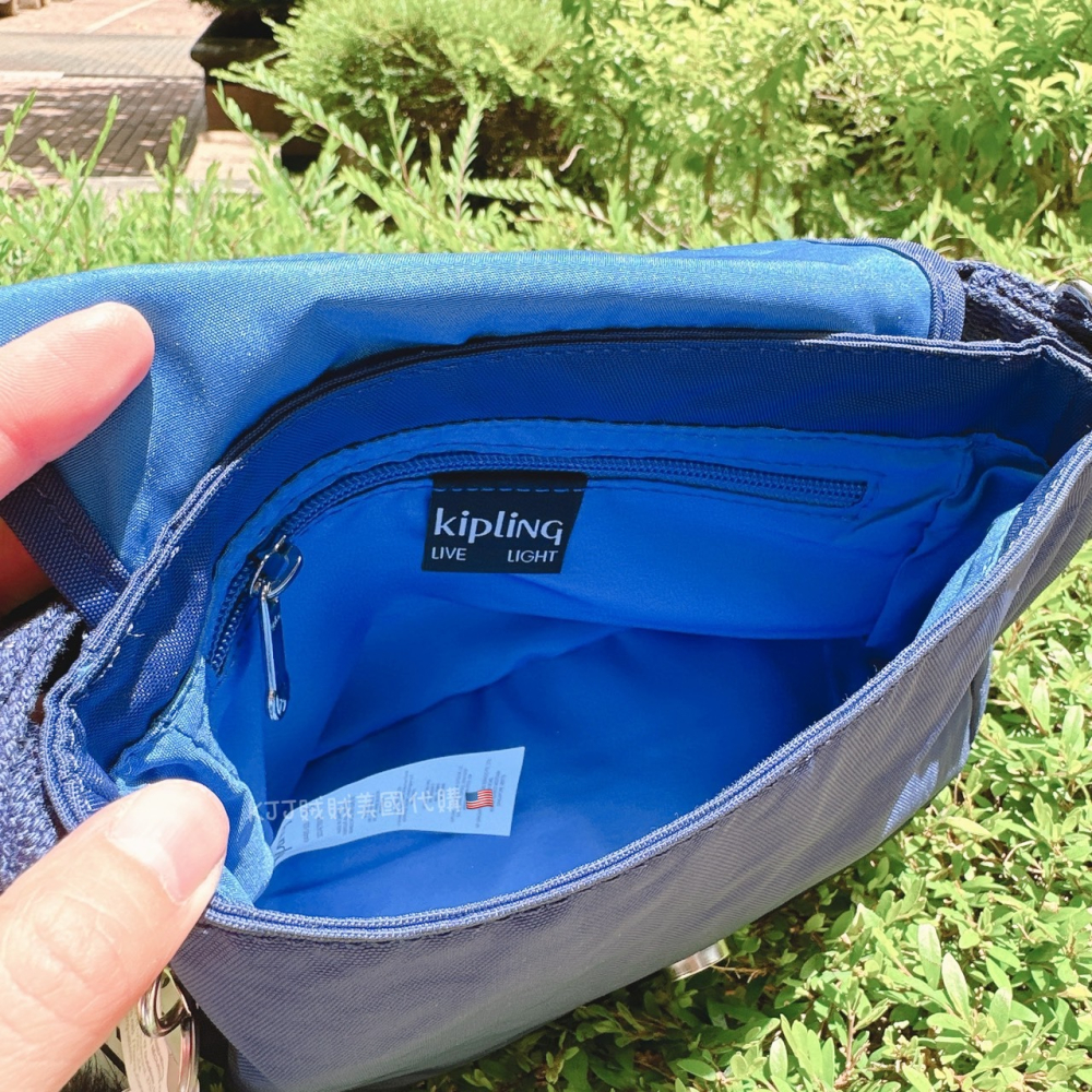 【Kipling】 Sabian 迷尼 斜背 郵差包-細節圖2