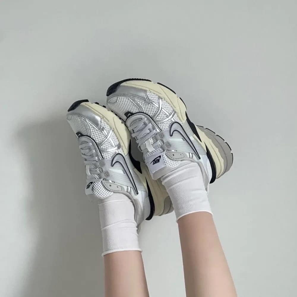 Y2K韓流復古風🌬️【NIKE】 VK2 Run💜台灣公司貨💜版型偏小，需拿大半號 鞋子-細節圖8