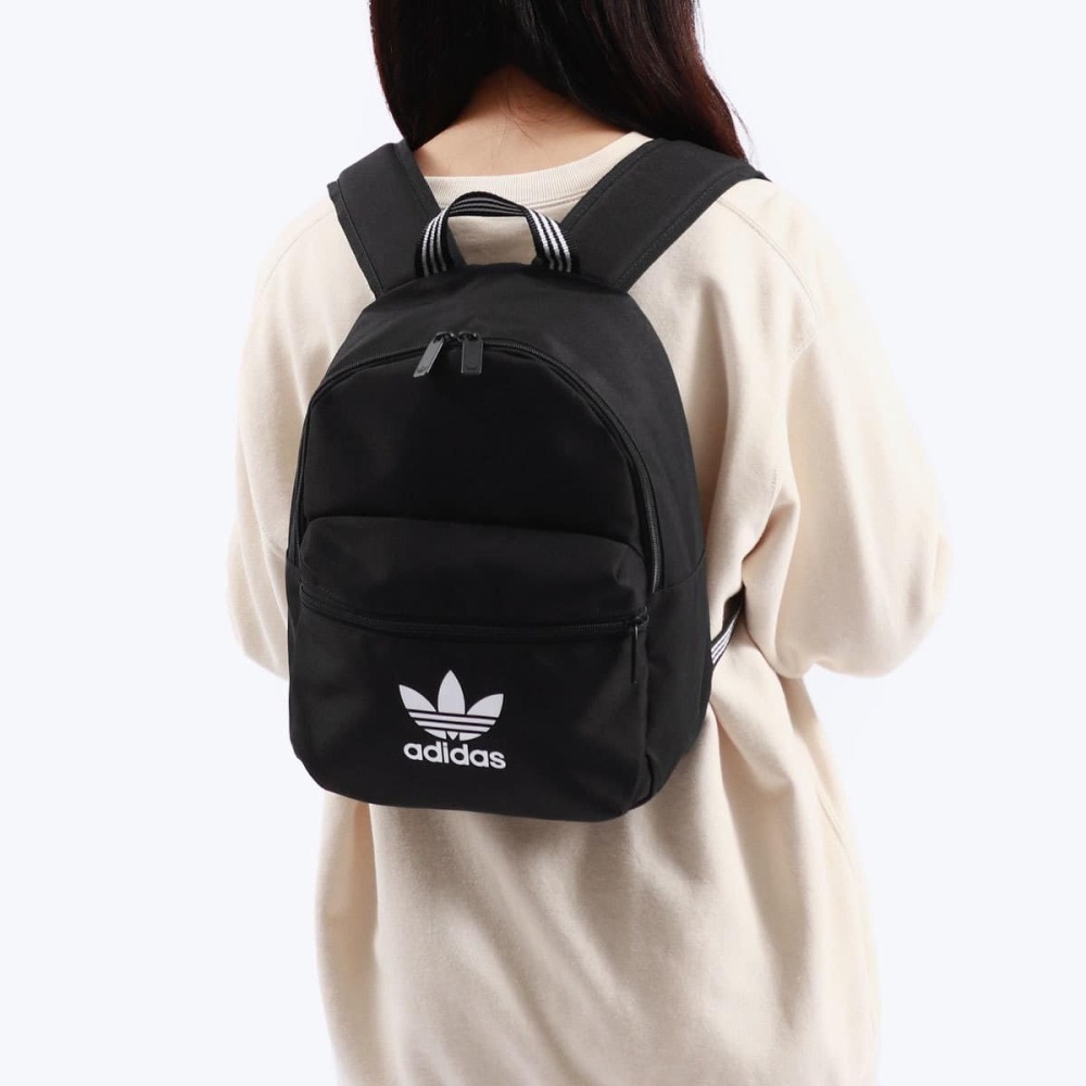 【愛迪達】 經典 logo 後背包 包包🌺百搭素黑-細節圖6