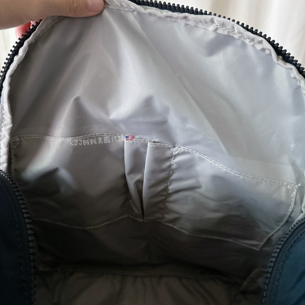 【Kipling】CHARNELL 多拉鍊 收納 後背包 媽媽包 包包 兩色可選-細節圖11