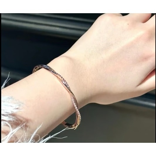 【Givenchy】紀凡希 Pavé Twist Bangle 手環-細節圖3