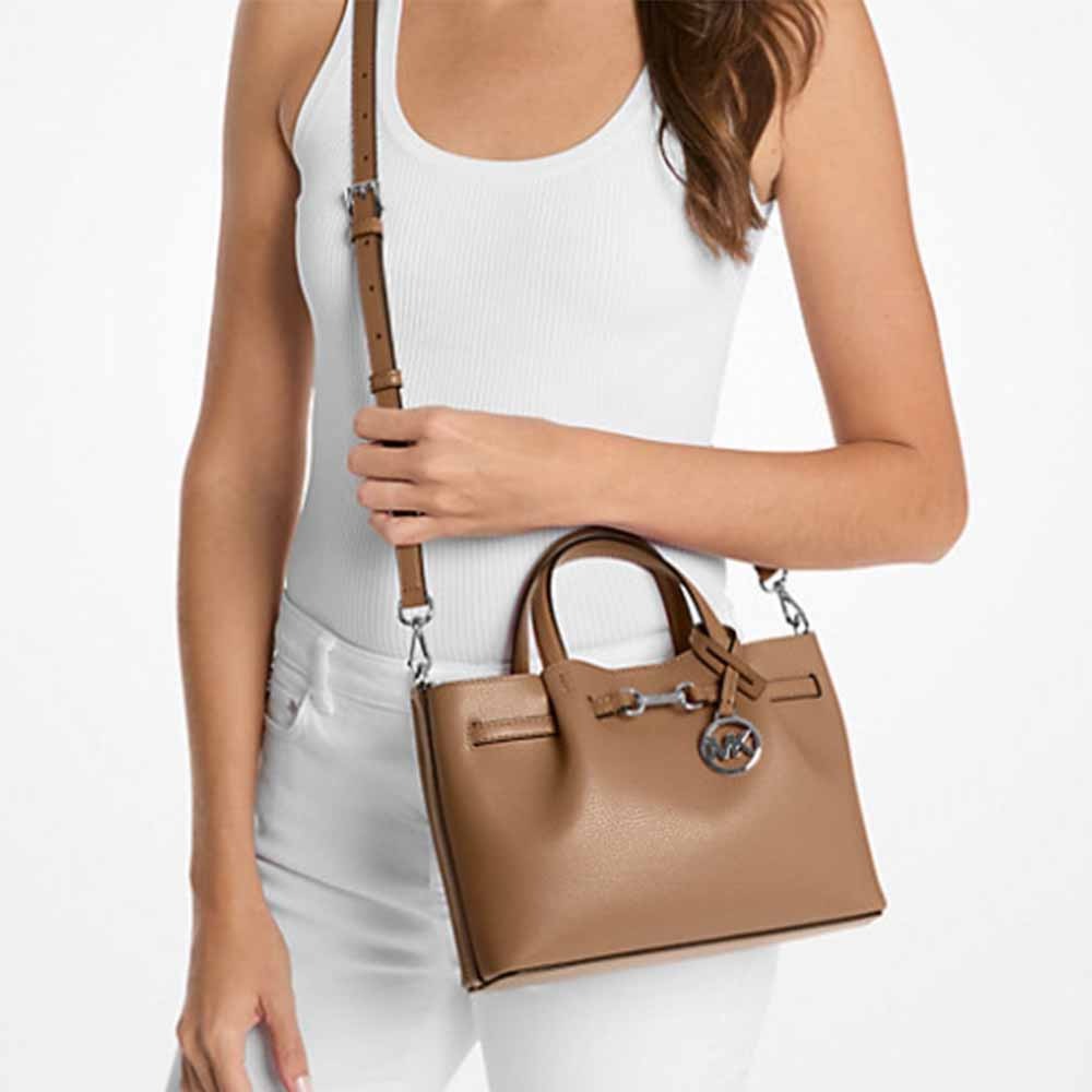 【MK】 Carson 小型 鵝卵紋 皮革 手提包 斜背包 包包-細節圖6