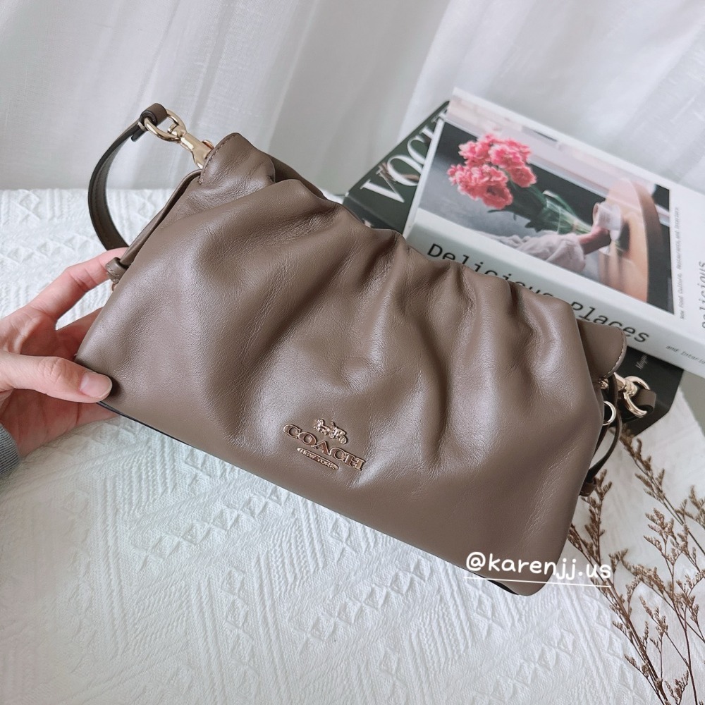 【Coach】Faye Ruching肩背包~濃奶
