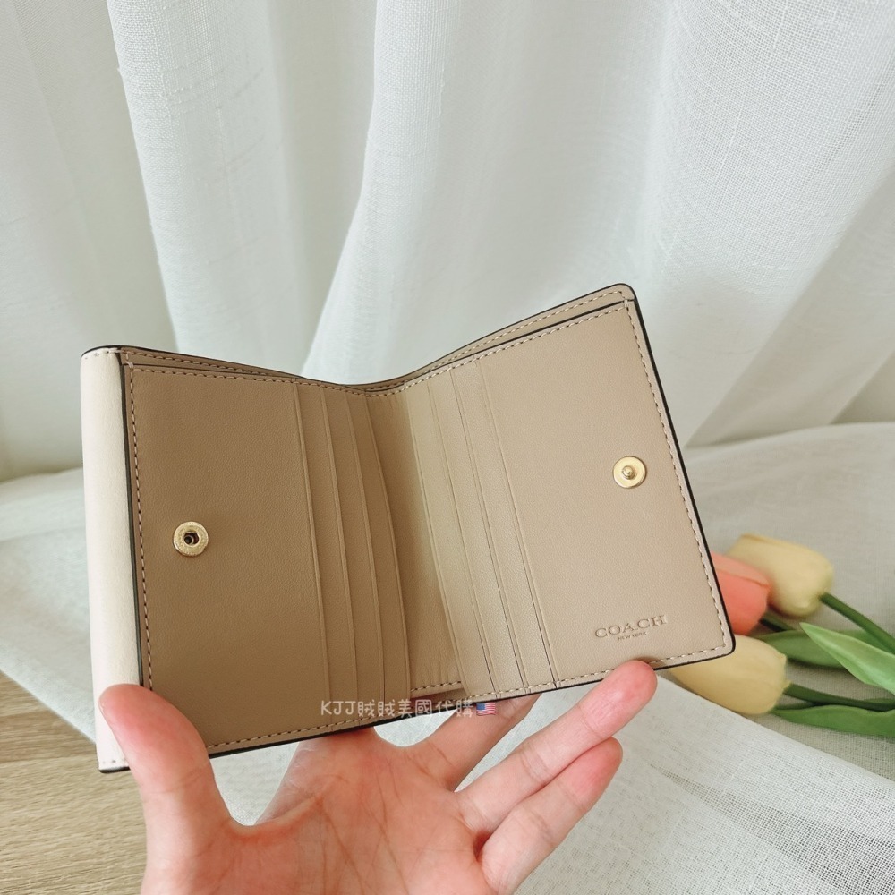 【7-ELEVEN門市團購】【Coach】各式經典 防刮 老花 零錢 短夾 皮夾 包包 對開-細節圖9