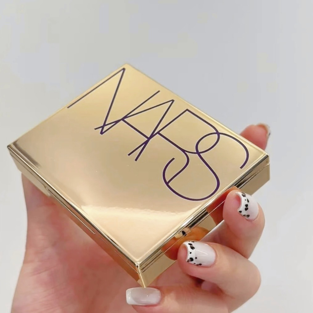 【NARS】裸光蜜粉餅 （璀璨奢金版）9.5g-細節圖2