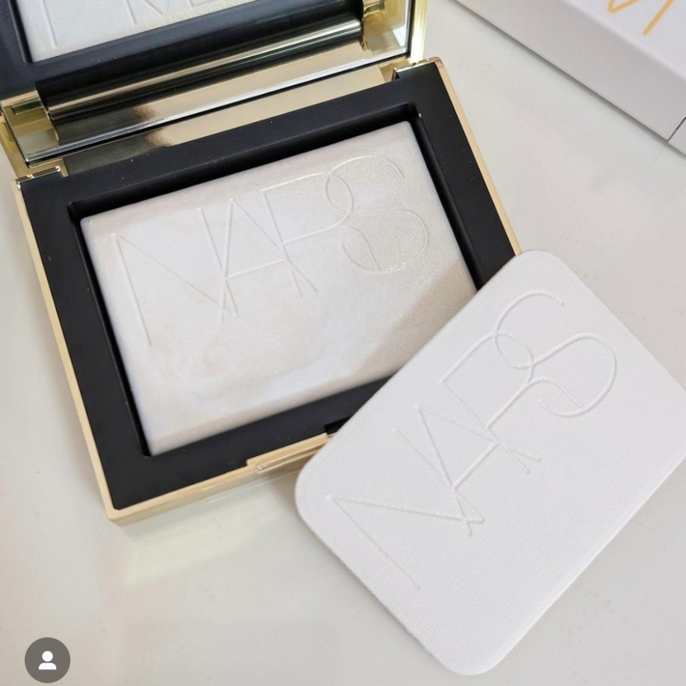 【NARS】裸光蜜粉餅 （璀璨奢金版）9.5g-細節圖3