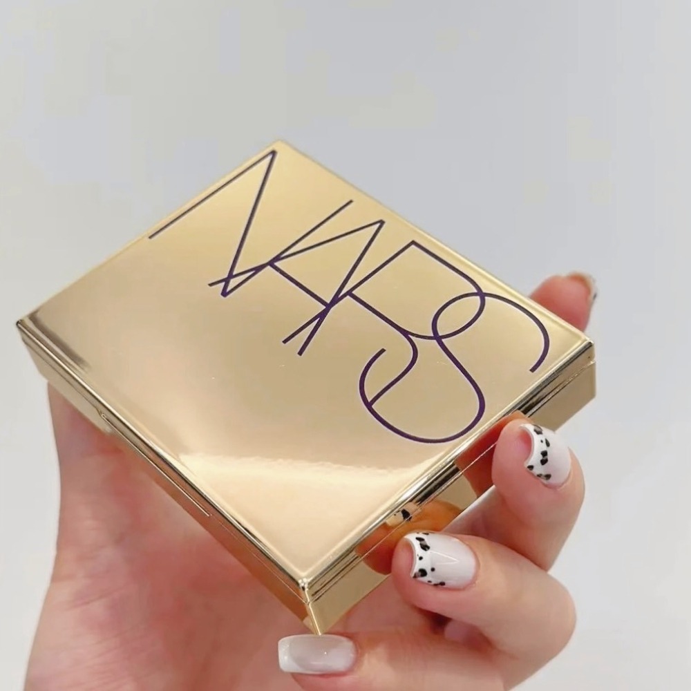 【NARS】裸光蜜粉餅 （璀璨奢金版）9.5g-細節圖3