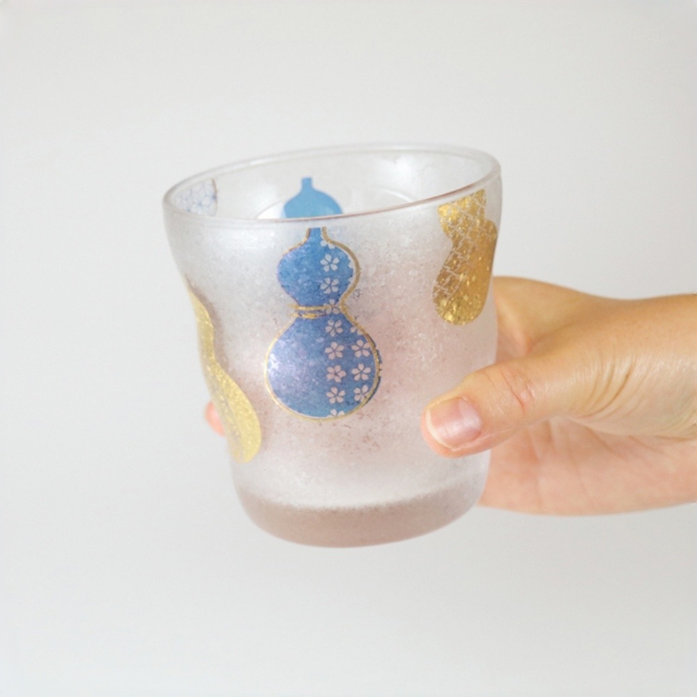 日本 ADERIA 葫蘆洛克對杯禮盒組 335ml｜霧面水晶玻璃｜無病多孫雙寓意｜職人噴砂工藝｜雙入精裝禮盒｜星羽默小舖-細節圖4