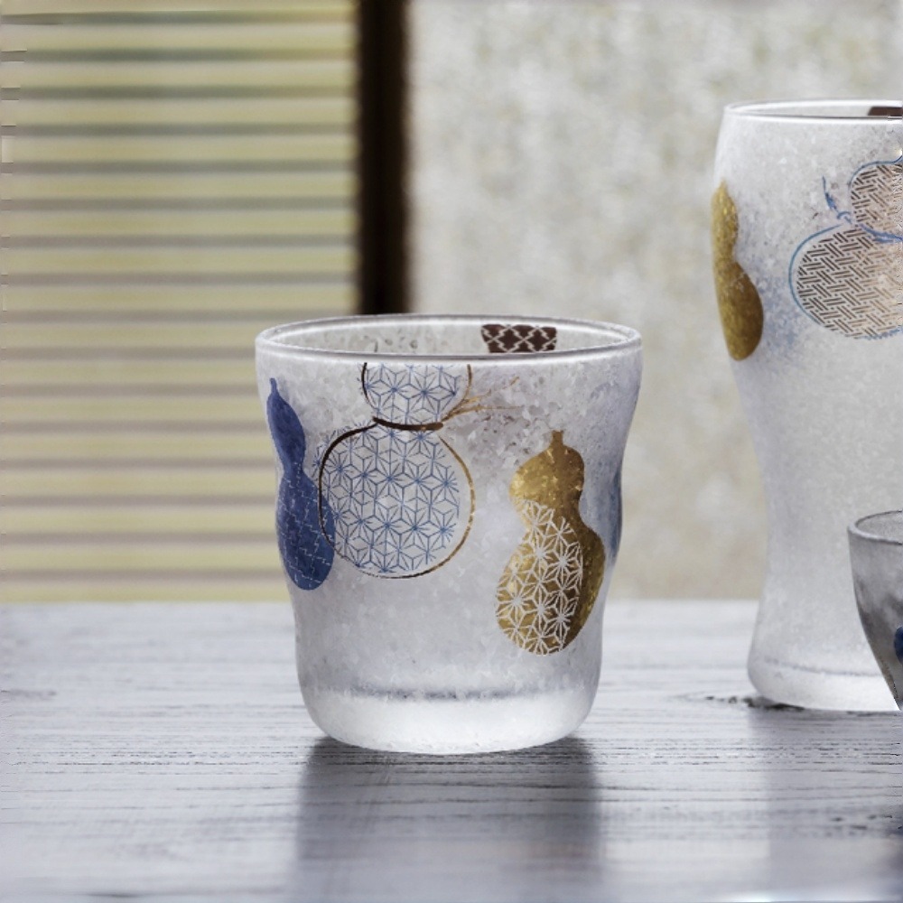 日本 ADERIA 葫蘆洛克對杯禮盒組 335ml｜霧面水晶玻璃｜無病多孫雙寓意｜職人噴砂工藝｜雙入精裝禮盒｜星羽默小舖-細節圖5