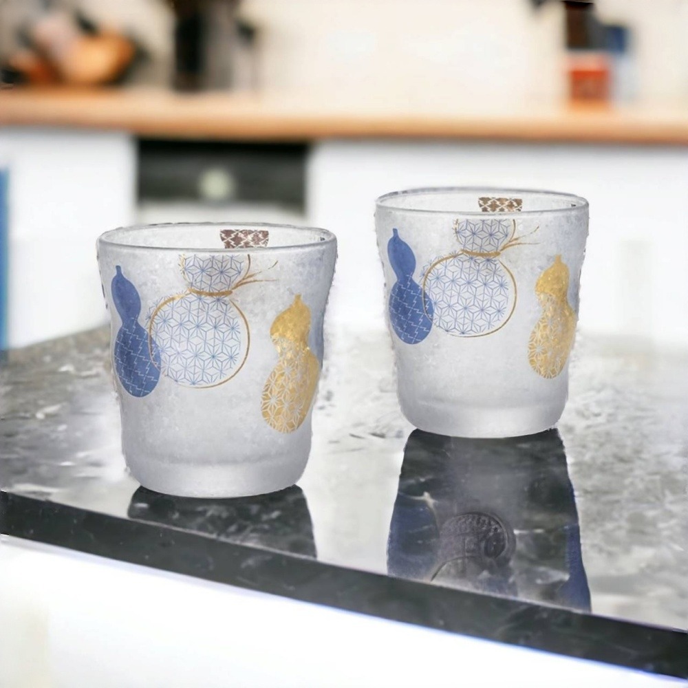 日本 ADERIA 葫蘆洛克對杯禮盒組 335ml｜霧面水晶玻璃｜無病多孫雙寓意｜職人噴砂工藝｜雙入精裝禮盒｜星羽默小舖-細節圖6