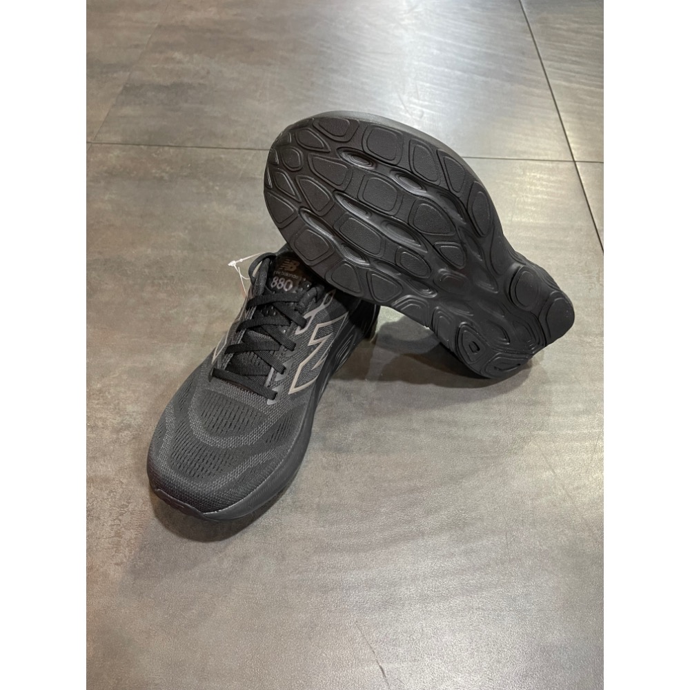 🌹斑馬團🌹Newbalance 880慢跑鞋/男鞋/2E/柔軟舒適百搭/寬楦頭/無車縫/輕量/時尚/M880K15-細節圖5