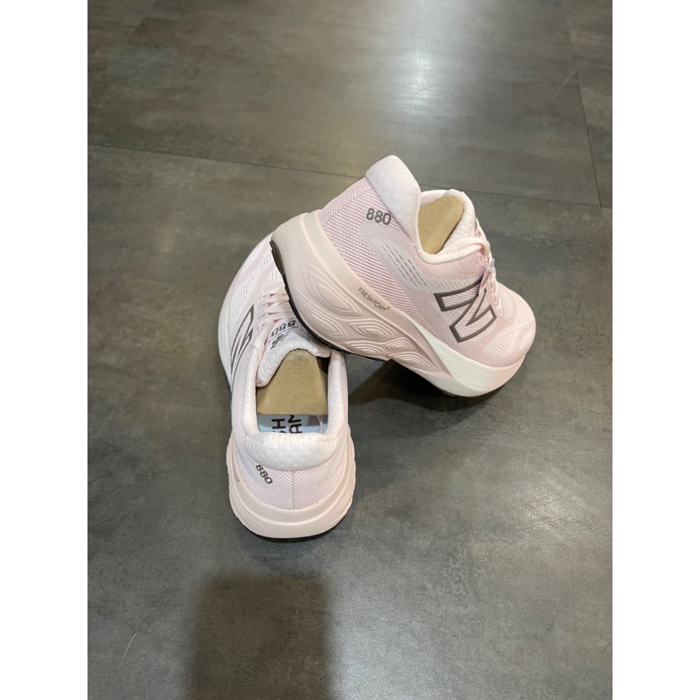 🌹斑馬團🌹Newbalance 880慢跑鞋/女鞋/柔軟/舒適/經典/百搭/寬楦/輕量/無車縫/W8804I9-細節圖7