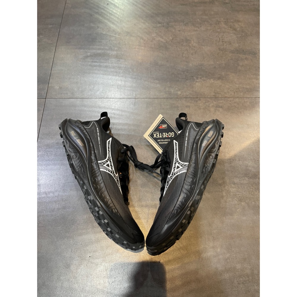 🌹斑馬團🌹Mizuno慢跑鞋/男鞋/女鞋/全尺寸/Gore-Tex/防水/柔軟/舒適/搶手/J1GJ265902-細節圖4